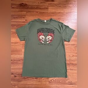 Worldwide flaming skull green graphic shirt men’s L